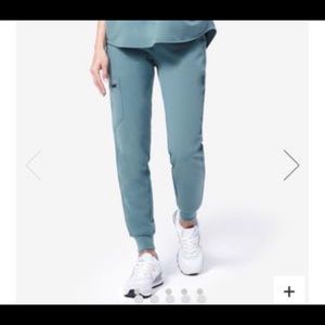 FIGS hydrogreen scrub set- S joggers and XS top